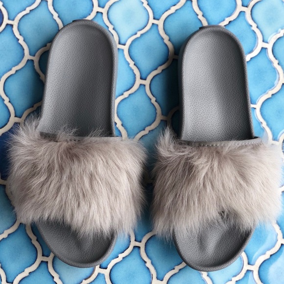 Ugg Royale Slides - Picture 4 of 7